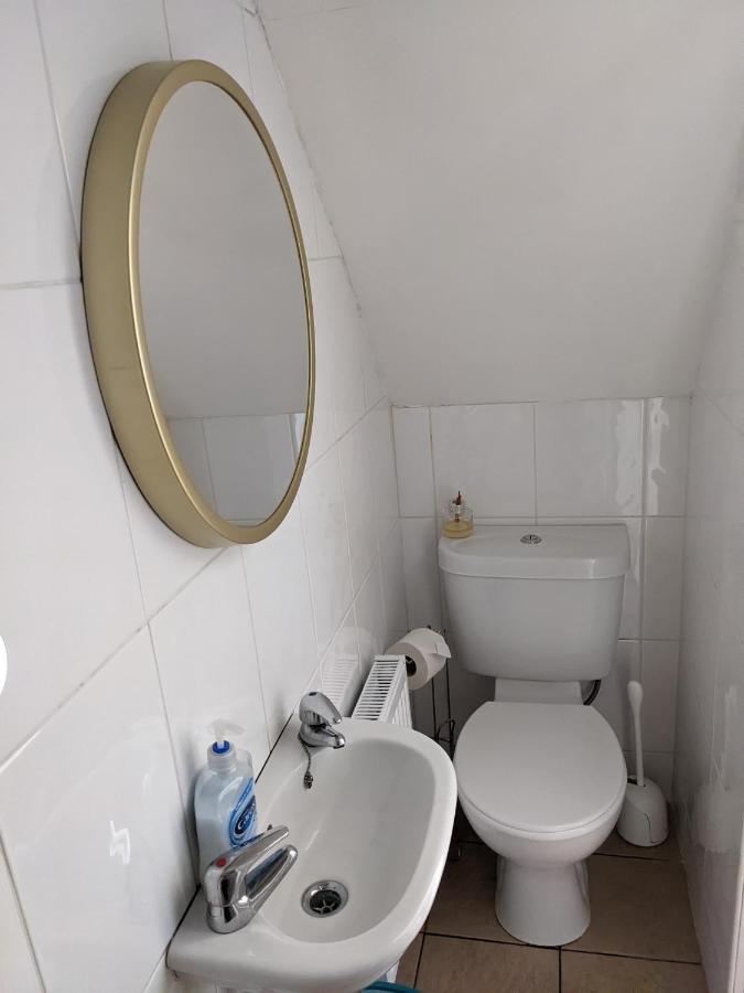 Quiet Comfortable Patcham Studio Free Parking Hallway Shared With Host Apartment Brighton Ngoại thất bức ảnh