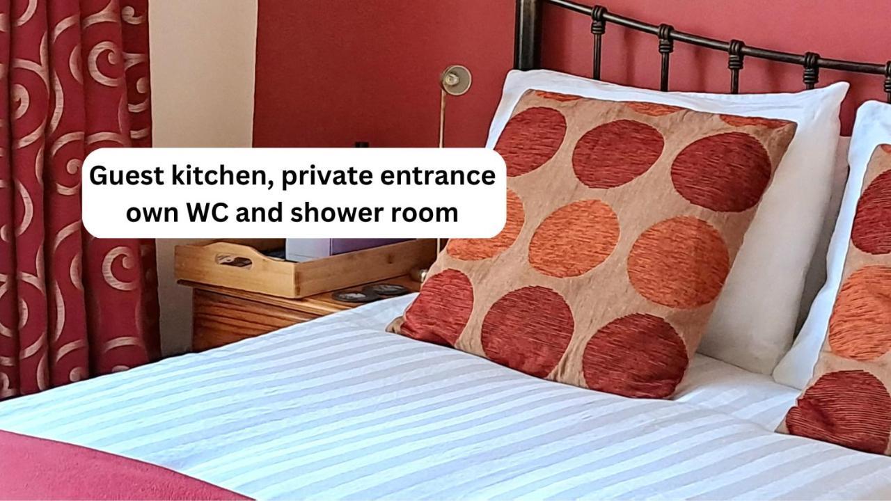 Quiet Comfortable Patcham Studio Free Parking Hallway Shared With Host Apartment Brighton Ngoại thất bức ảnh