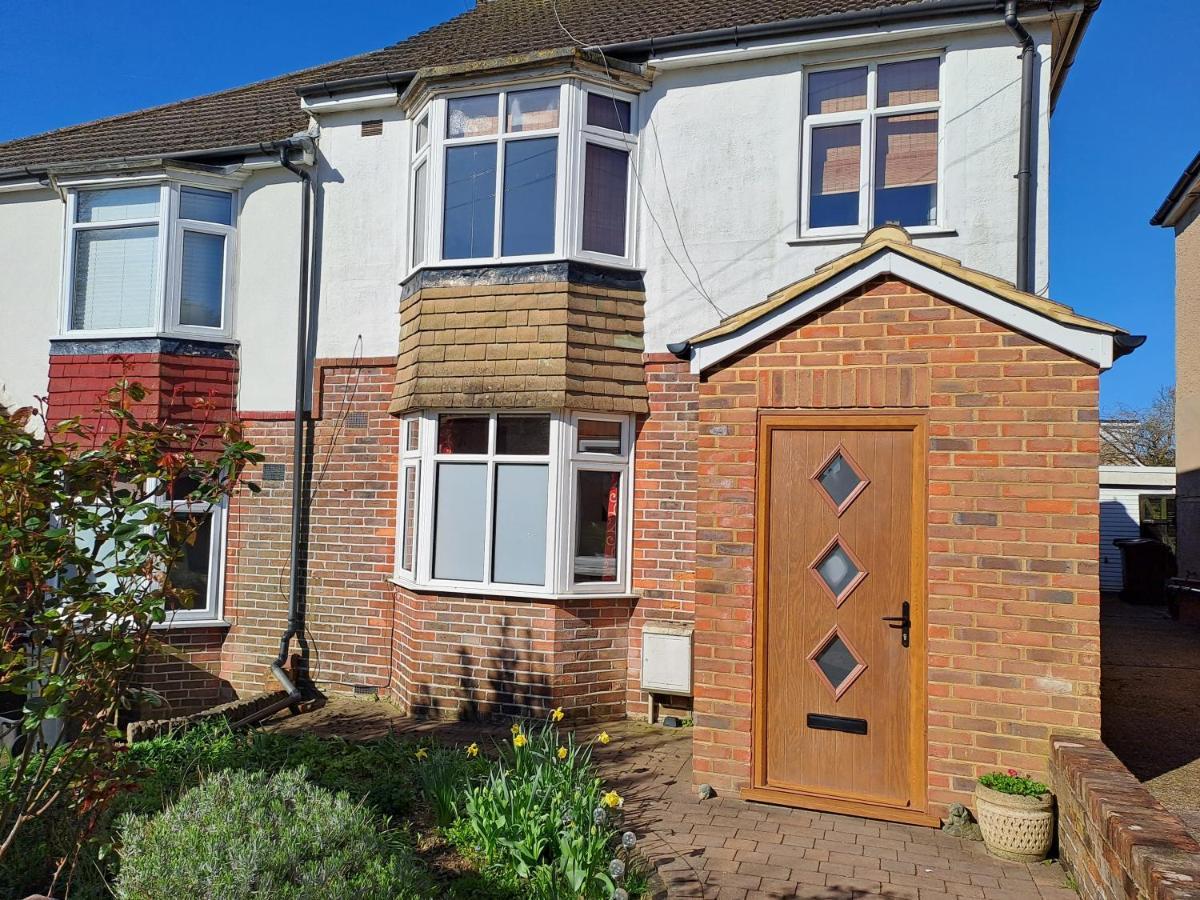 Quiet Comfortable Patcham Studio Free Parking Hallway Shared With Host Apartment Brighton Ngoại thất bức ảnh