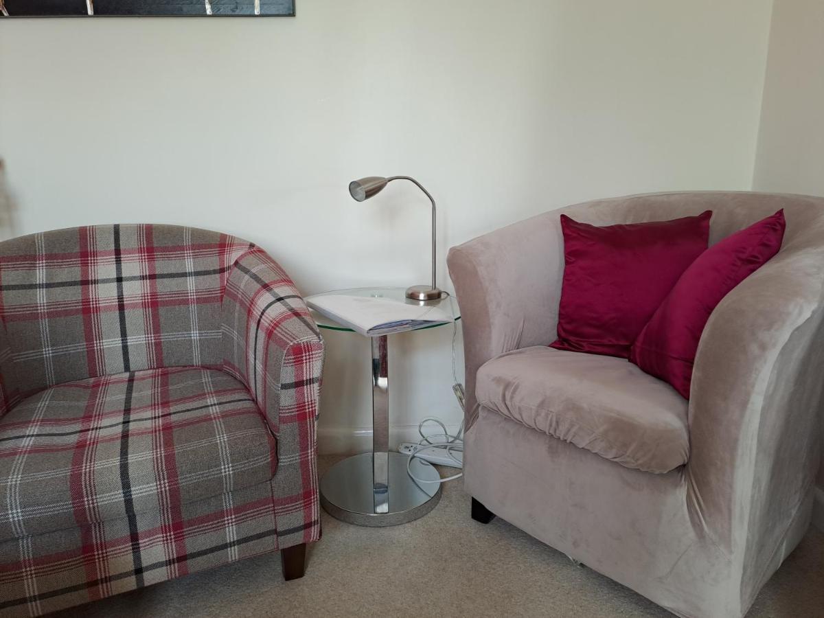 Quiet Comfortable Patcham Studio Free Parking Hallway Shared With Host Apartment Brighton Ngoại thất bức ảnh