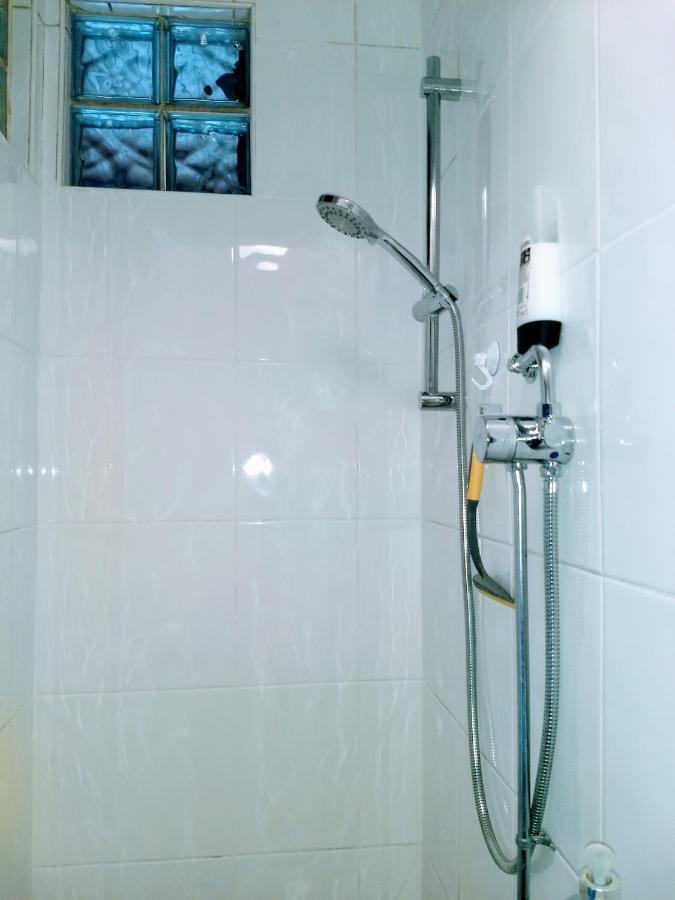 Quiet Comfortable Patcham Studio Free Parking Hallway Shared With Host Apartment Brighton Ngoại thất bức ảnh